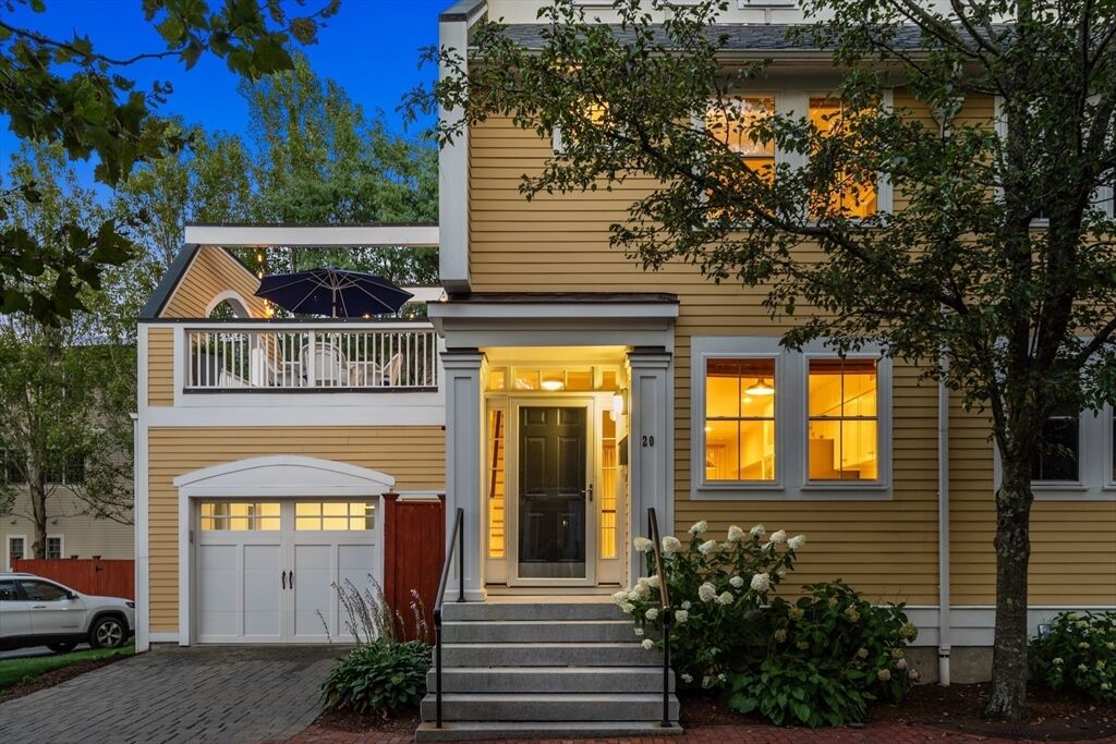 Property Photo:  129 Merrimac St 20  MA 01950 