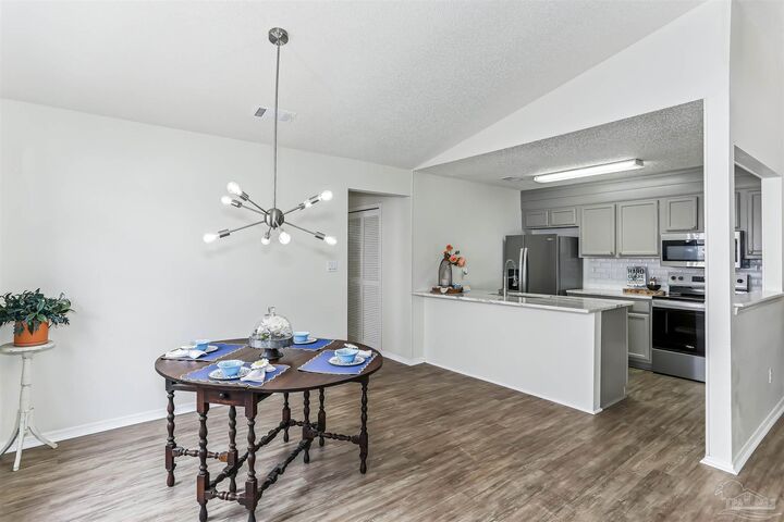Property Photo: 3148 Cedarwood Village Ln FL 32514