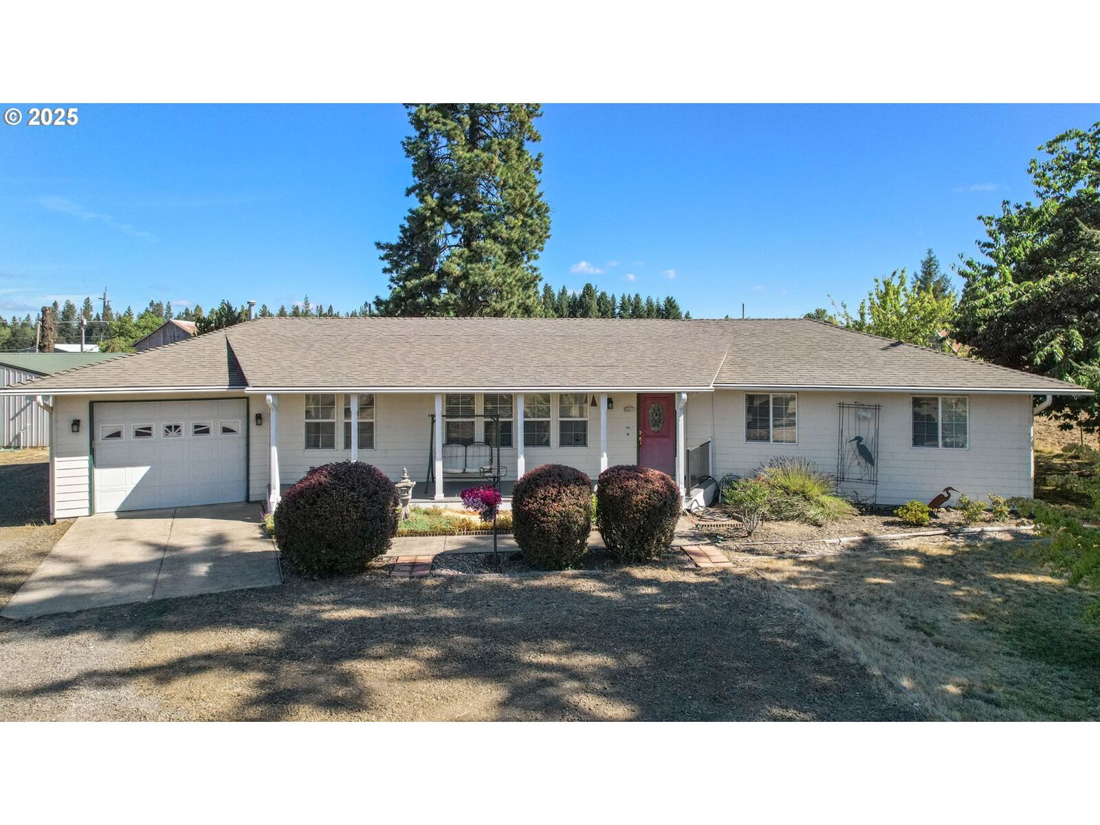 Property Photo:  13081 S Vick Rd  OR 97038 