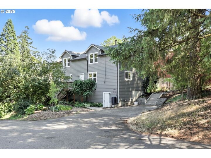 4480 SW Pasadena St  Portland OR 97219 photo