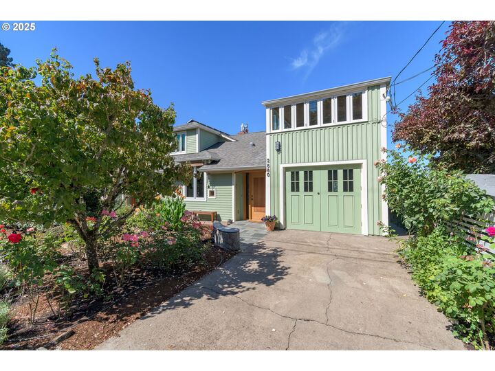 Property Photo: 2580 Chula Vista Blvd OR 97403