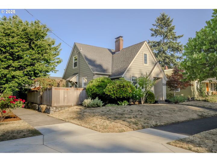 Property Photo:  1848 NE 58th Ave  OR 97213 