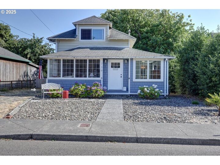 739 11th Ave  Seaside OR 97138 photo