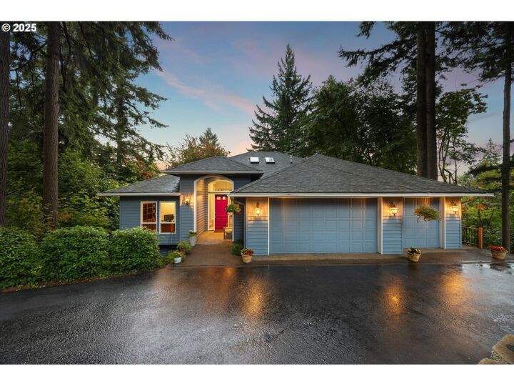 Property Photo:  2306 Mayors Ln  OR 97034 