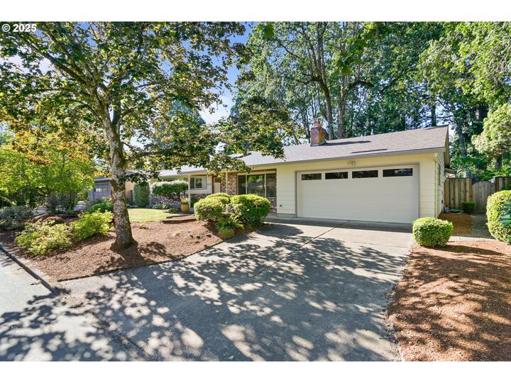 Property Photo:  6070 SW Cross Creek Dr  OR 97078 