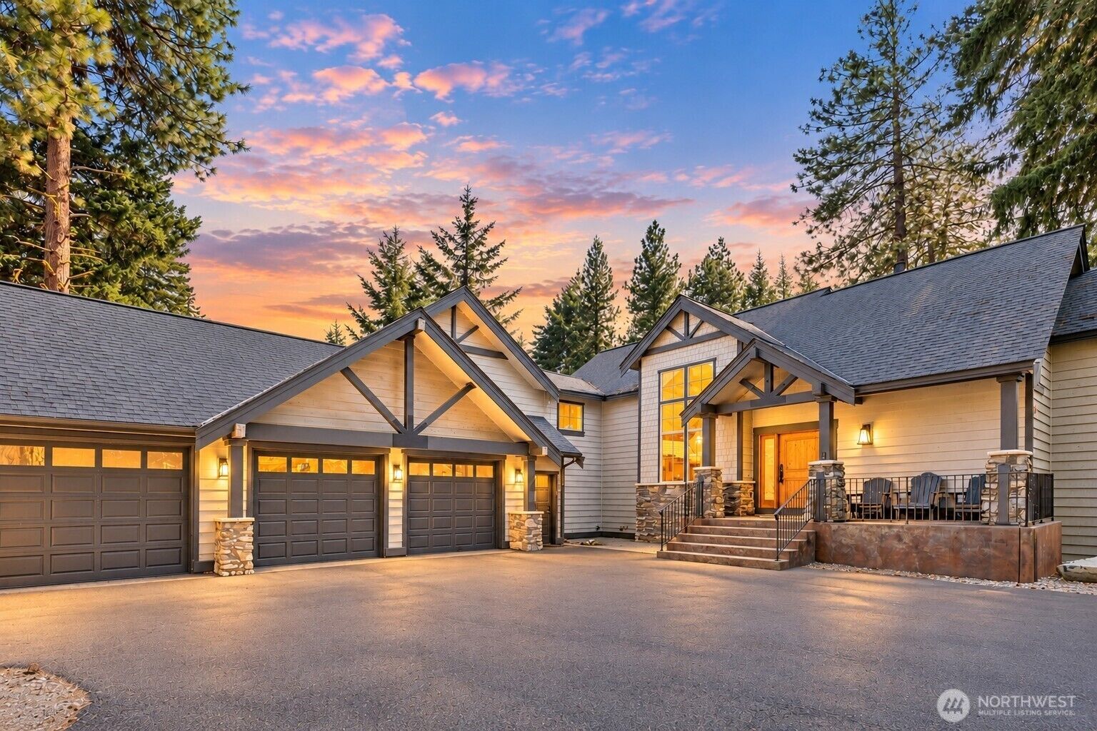 Property Photo:  110  Larkspur Loop  WA 98922 