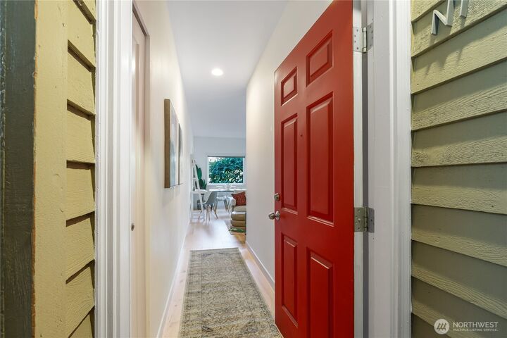 Property Photo:  4530  Meridian Avenue N N1  WA 98103 