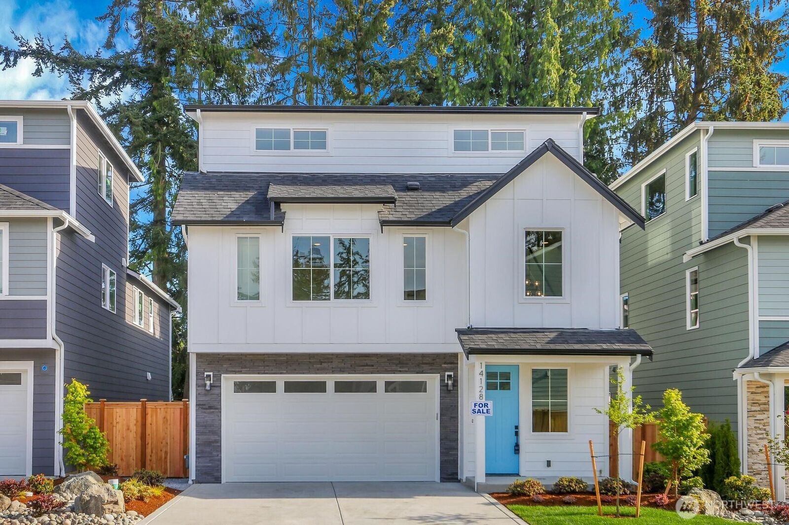 Property Photo:  14128  15th Avenue W  WA 98087 