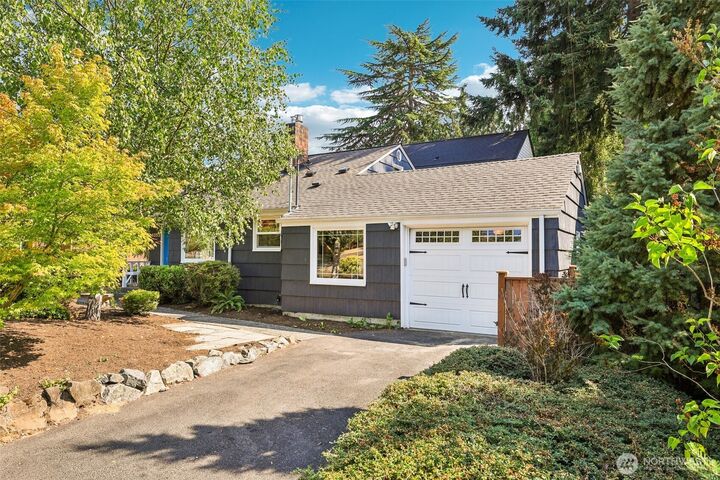 Property Photo:  4055 NE 57th Street  WA 98105 