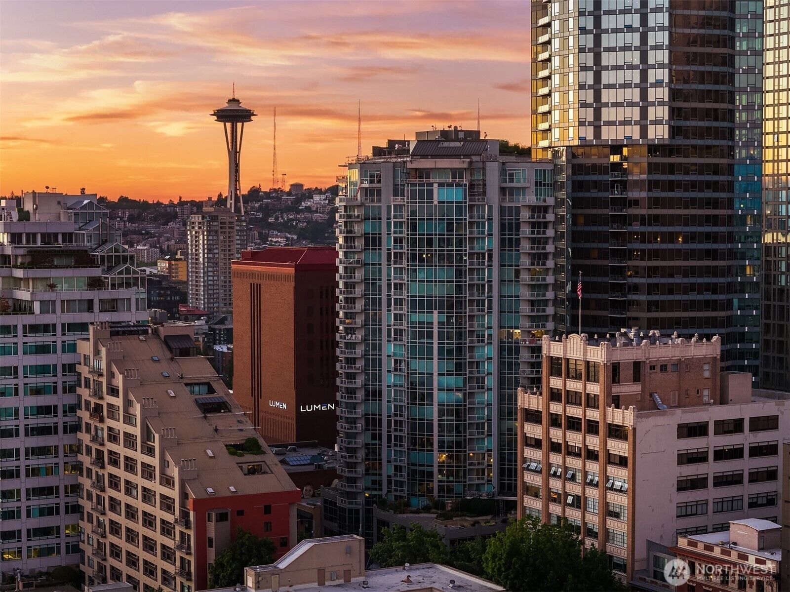 Property Photo:  2000  1st Avenue 803  WA 98121 