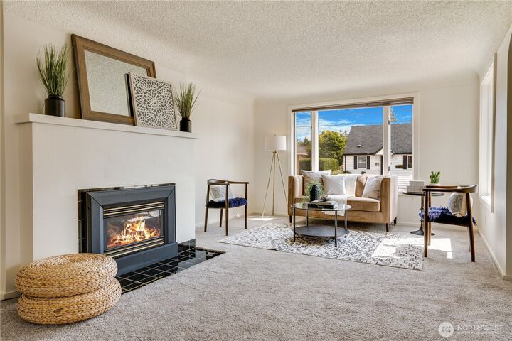 Property Photo:  121  K Street NE  WA 98002 