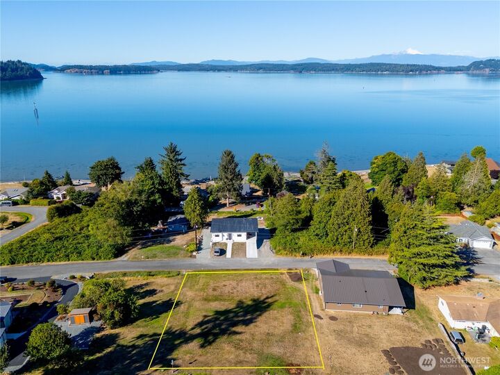 4 E Maplewood Loop  Oak Harbor WA 98277 photo