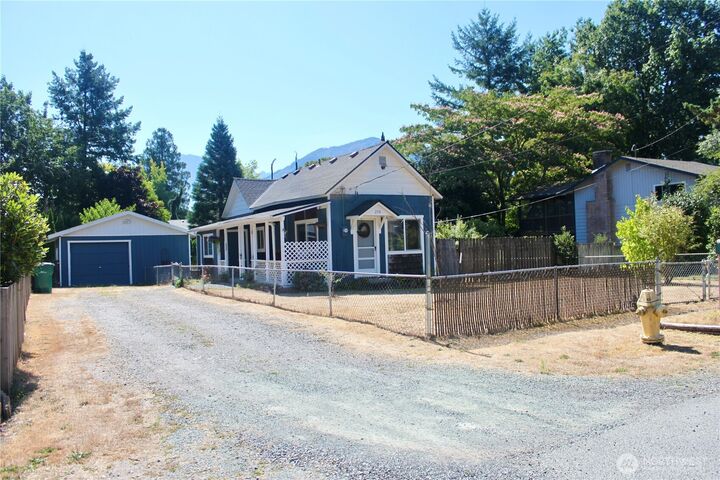 Property Photo:  238  2nd Street  WA 98251 