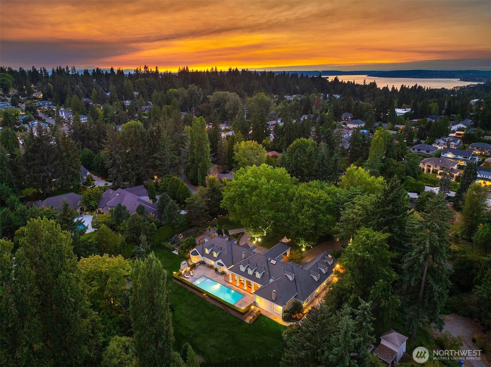 Property Photo:  4  Diamond S Ranch  WA 98004 
