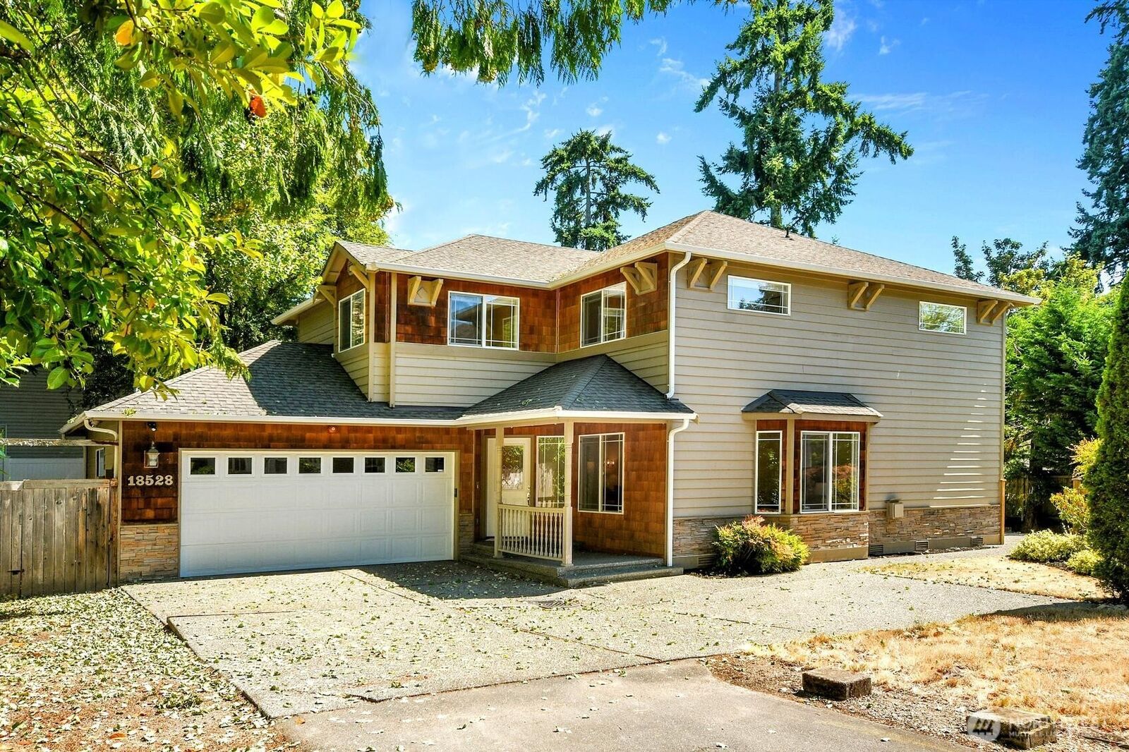 Property Photo: 18528 Fremont Avenue N WA 98133