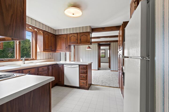 Property Photo: 512 Pine Terrace WI 54303