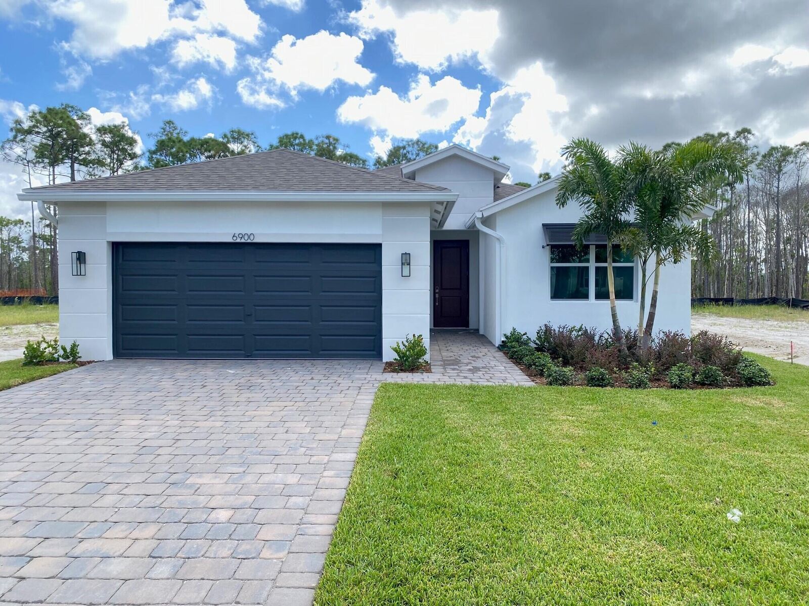 Property Photo: 6900 SE Park Trace Court FL 34997