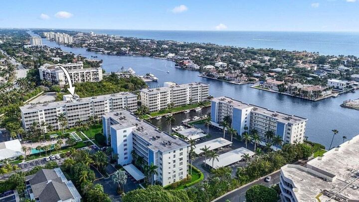 Property Photo:  1 Harbourside Drive 4205  FL 33483 