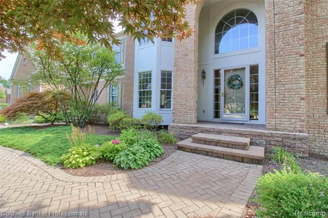 Property Photo:  49733 Ash Court  MI 48170 