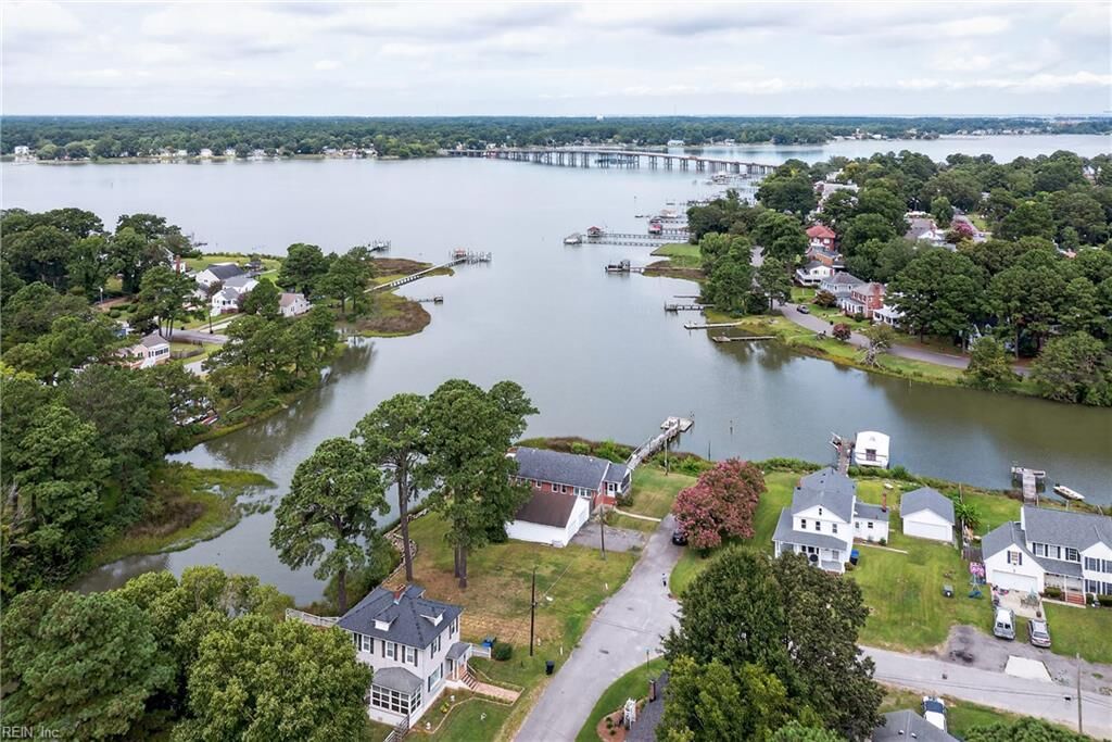 Property Photo: 412 Augusta Ave VA 23707