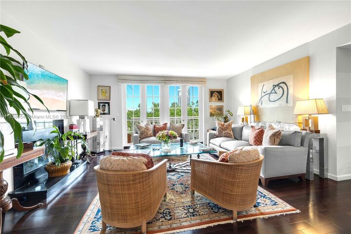 243 Meridian Ave 211  Miami Beach FL 33139 photo