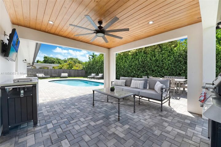 Property Photo:  18573 SW 89th Pl  FL 33157 