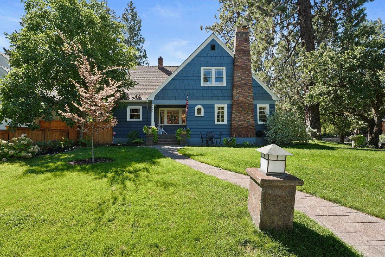 Property Photo:  629 W 17th Ave  WA 99203 