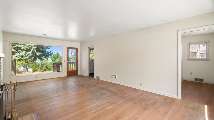 Property Photo:  2929 E 18th Ave  WA 99223 