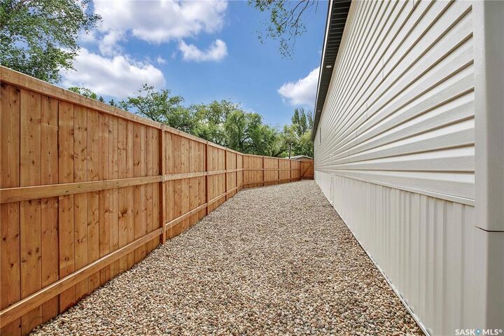 Property Photo: 1524 Rayner Avenue 320 SK S7N 2P8