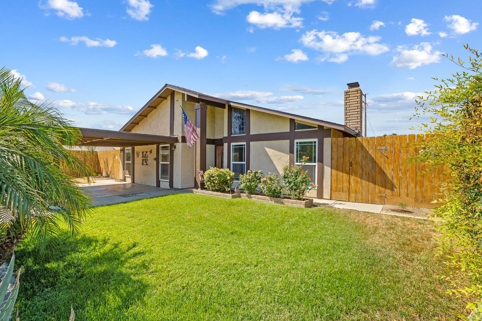 Property Photo:  2219 S Linda Vista Street  CA 93277 