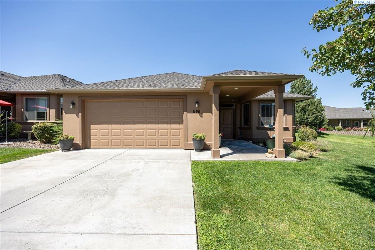 Property Photo: 3121 W 30th G-101 WA 99337