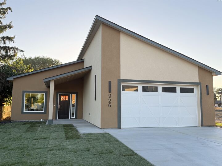 926 N 26th Ave  Pasco WA 99301 photo