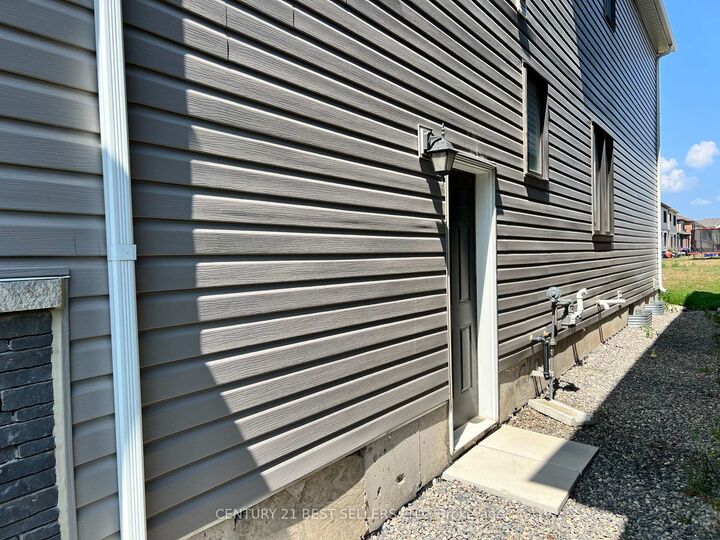 Property Photo: 89 Higgins Avenue ON L3B 5N5