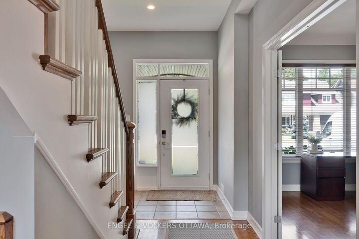 Photo de la propriété:  12 Oakbriar Crescent  ON K2J 5E9 