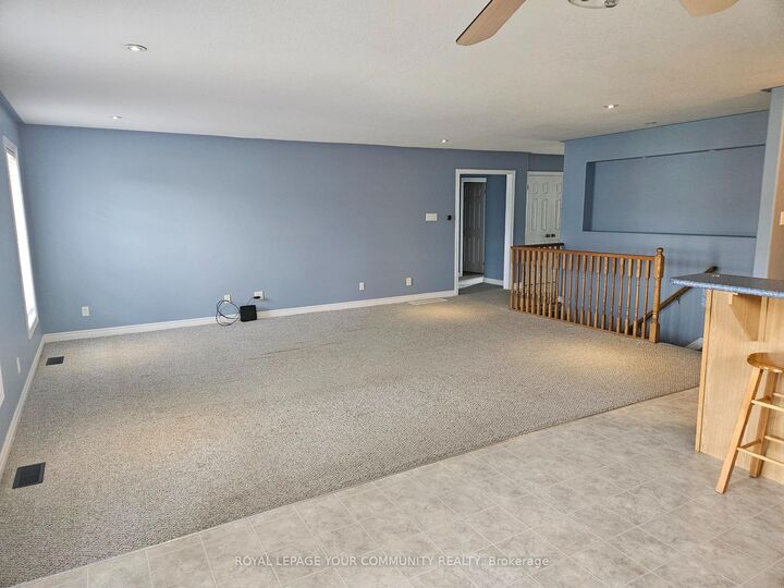 Property Photo: 1615 Ravenwood Drive ON K9K 2P8