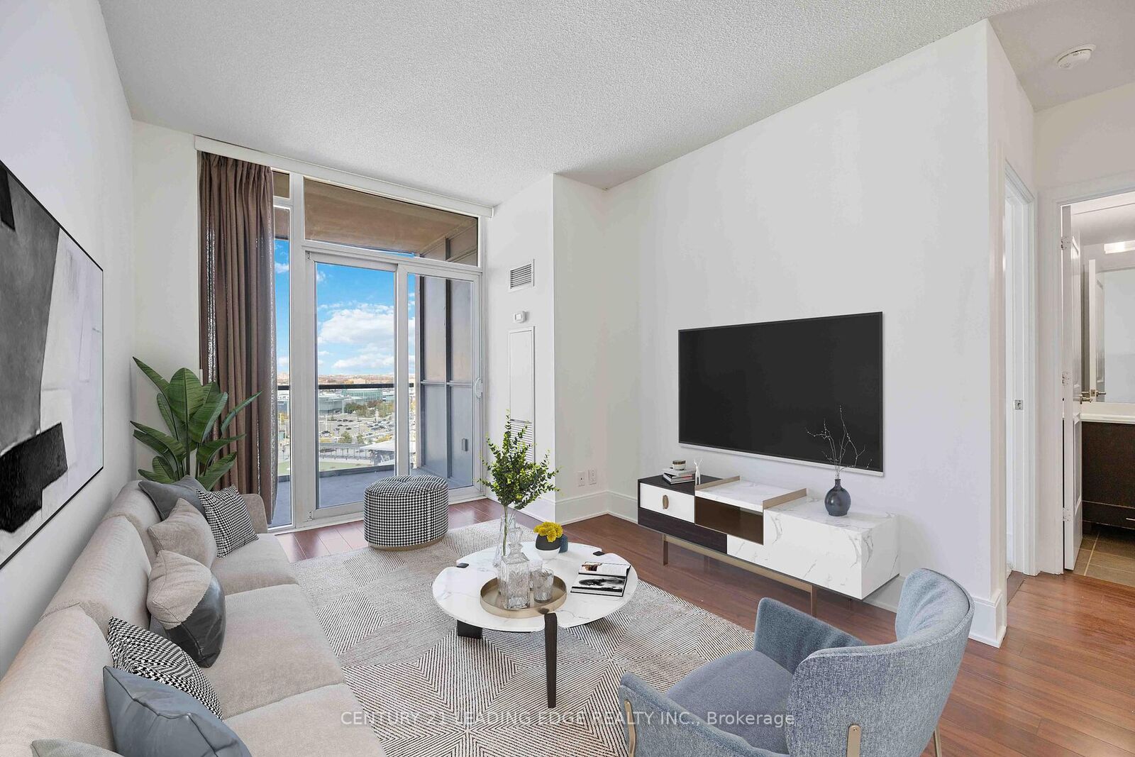 Property Photo: 330 Burnhamthorpe Road W 1506 ON L5B 0E1