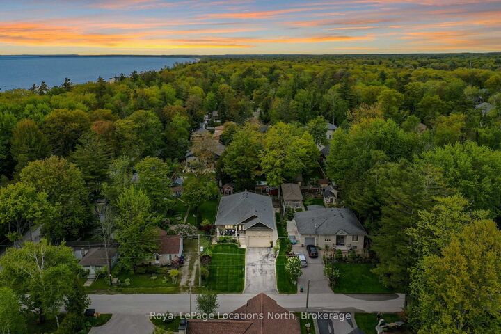 55 34th Street N  Wasaga Beach ON L9Z 2C2 photo