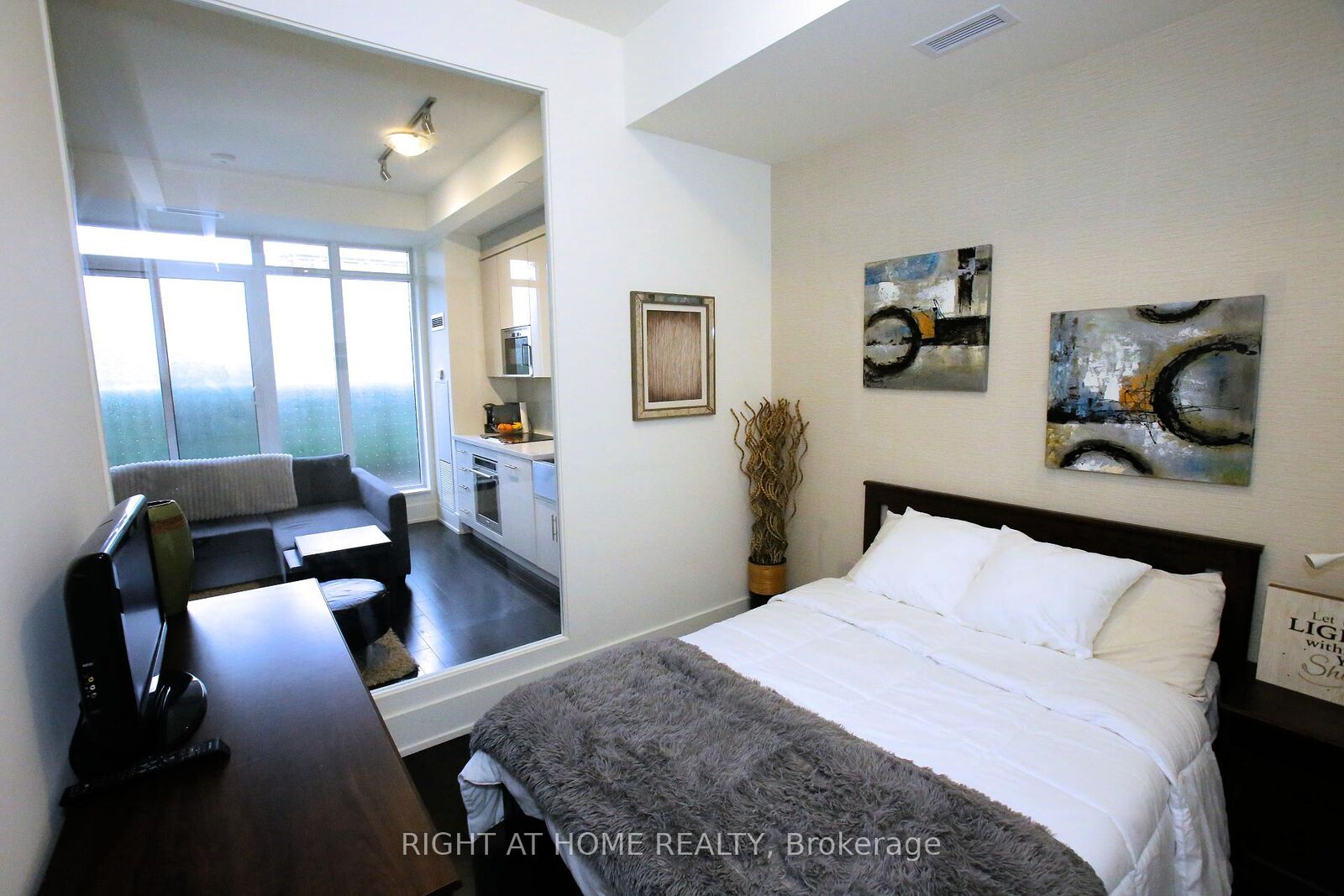 Property Photo: 330 Richmond Street W 210 ON M5V 1X2