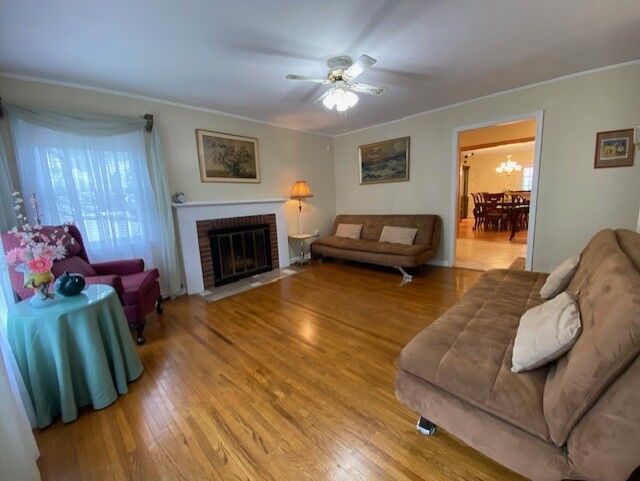Property Photo:  806 Kerry Hill Dr  PA 15234 