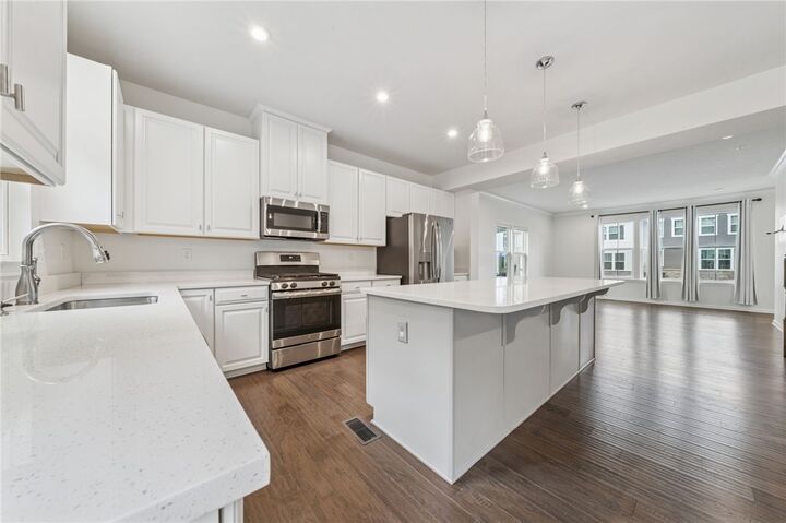 Property Photo:  175 Curtis Ct  PA 15237 