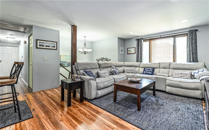 Property Photo:  5390 Hardt Rd  PA 15044 