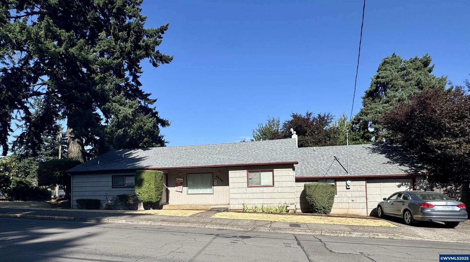 Property Photo:  3030 Doughton St S St  OR 97302 