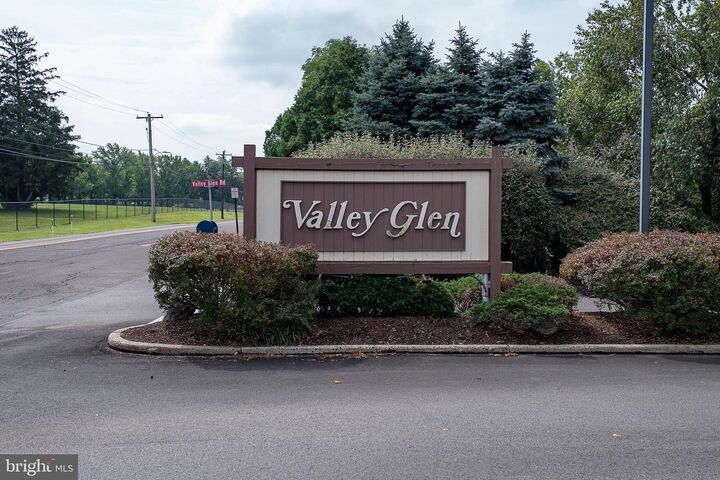 Property Photo:  1703 Valley Glen Road  PA 19027 