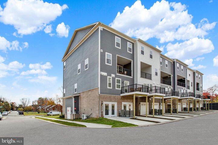 Property Photo:  9675 Swallowtail Lane  VA 20110 