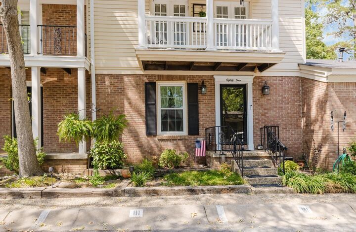 Property Photo:  81 Kingsbridge Way  AR 72212 