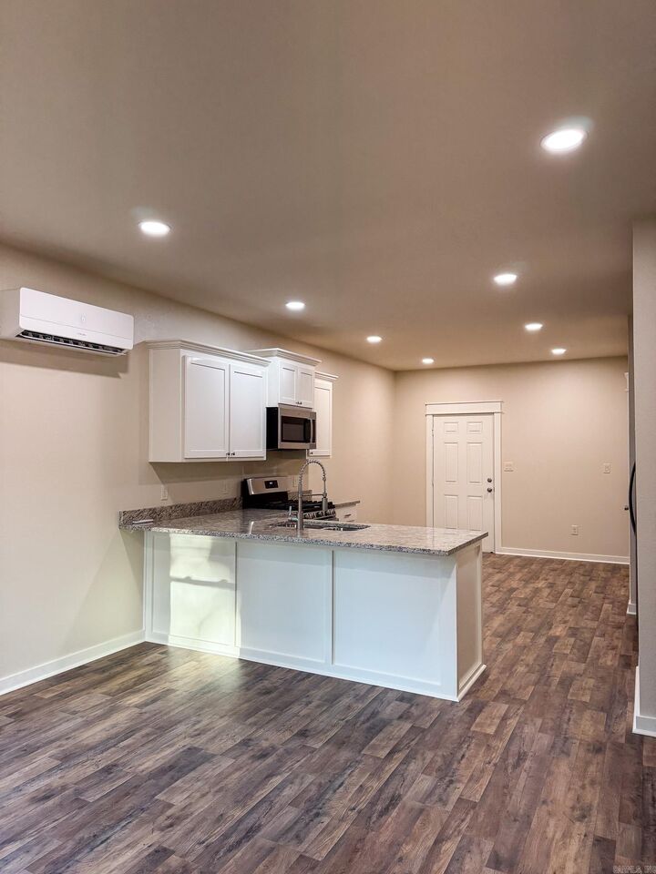 Property Photo:  306 Janette Street  AR 71901 