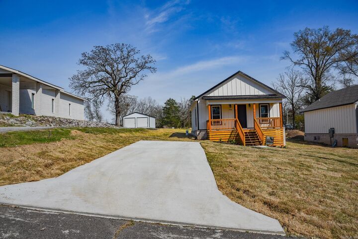 Property Photo:  306 Janette Street  AR 71901 