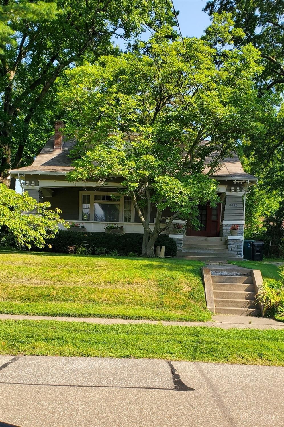 Property Photo:  3016 Lischer Avenue  OH 45211 