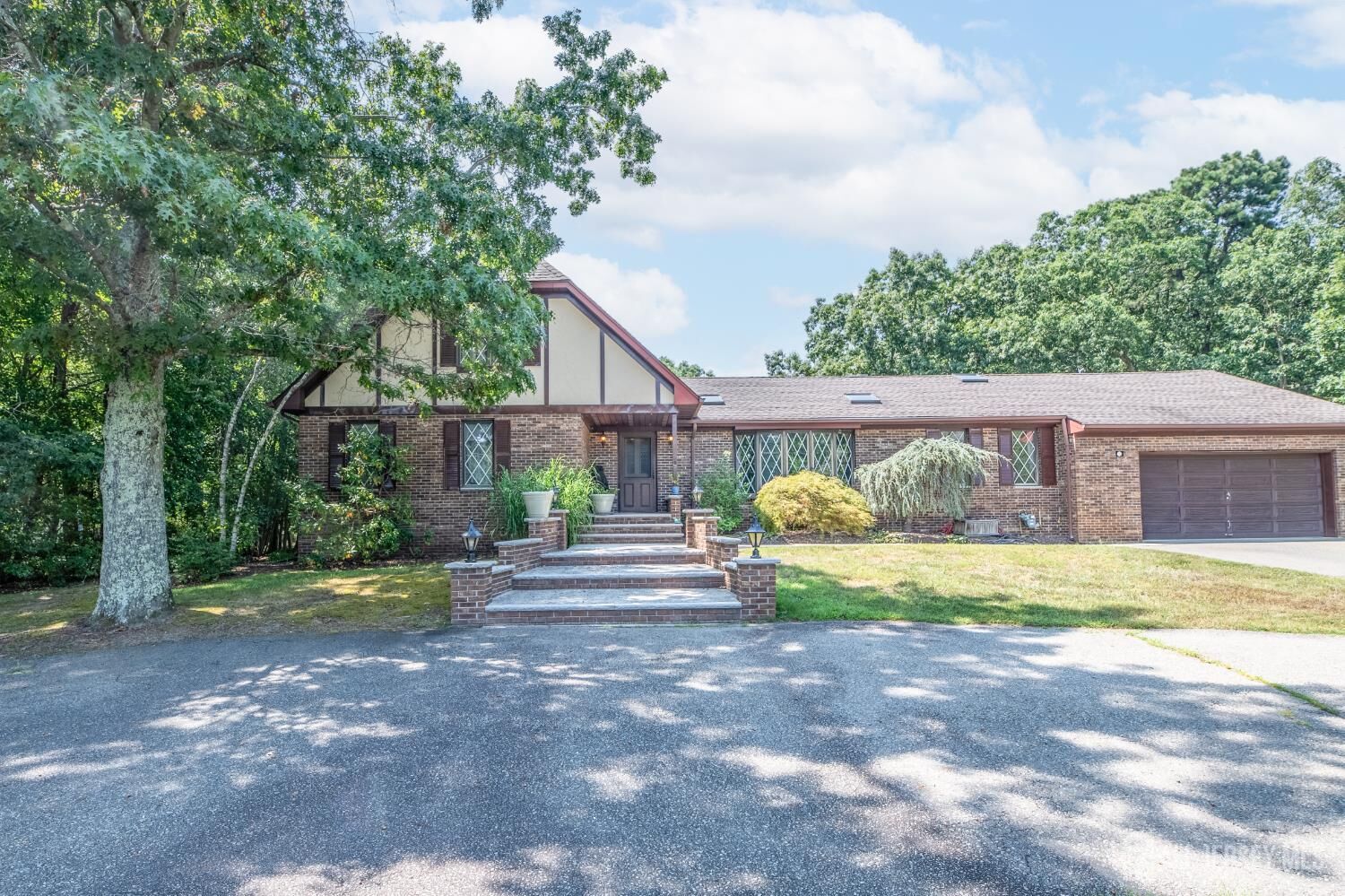 Property Photo:  164 Old Forge Road  NJ 08831 