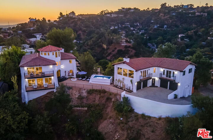 8300 Grand View Dr  Los Angeles CA 90046 photo